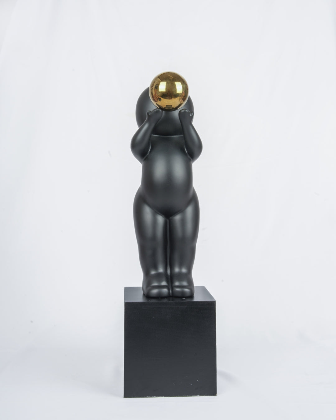 Golden Dream Keeper Sculpture | Modern Black & Gold Decorative Figurine for Luxury Home Décor