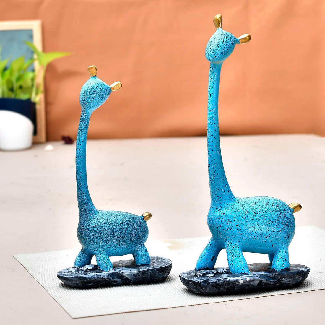 Giraffe Pair